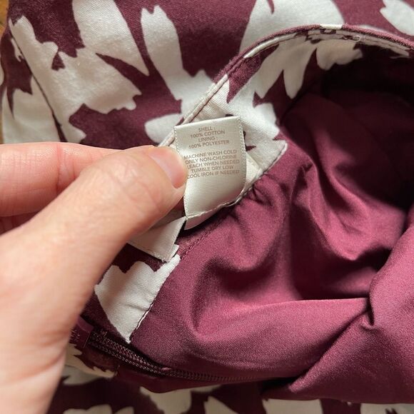 LOFT size 4 floral maroon and white pencil skirt - Picture 9 of 9